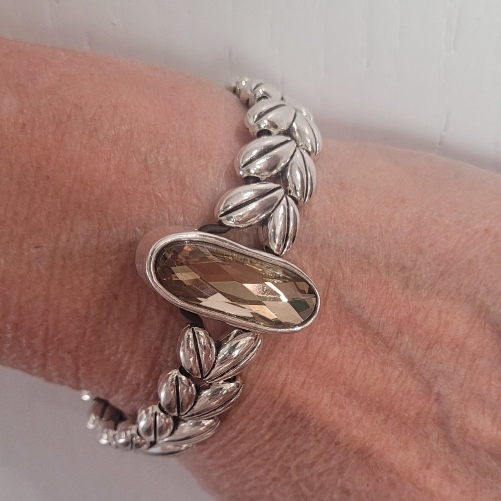 Gorgeous  Espiga (wheat) bead with dramatic smokey topaz crystal.